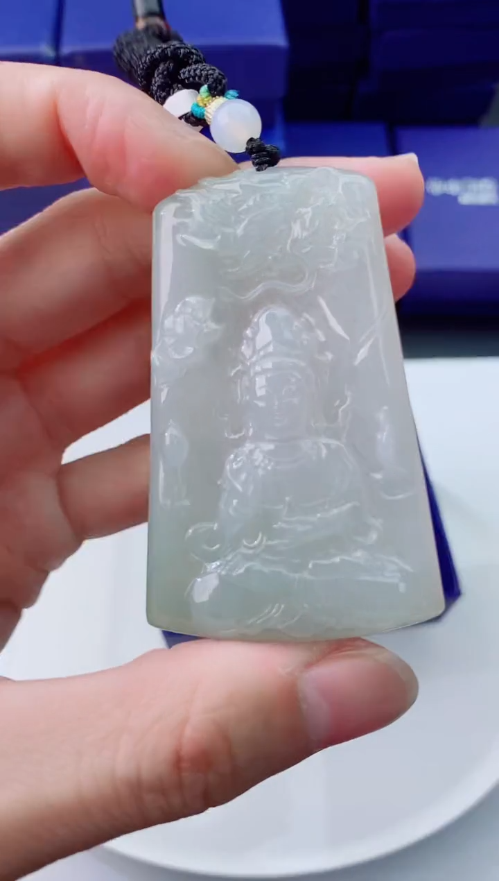 【闪购商品】翡翠颈饰未镶嵌            