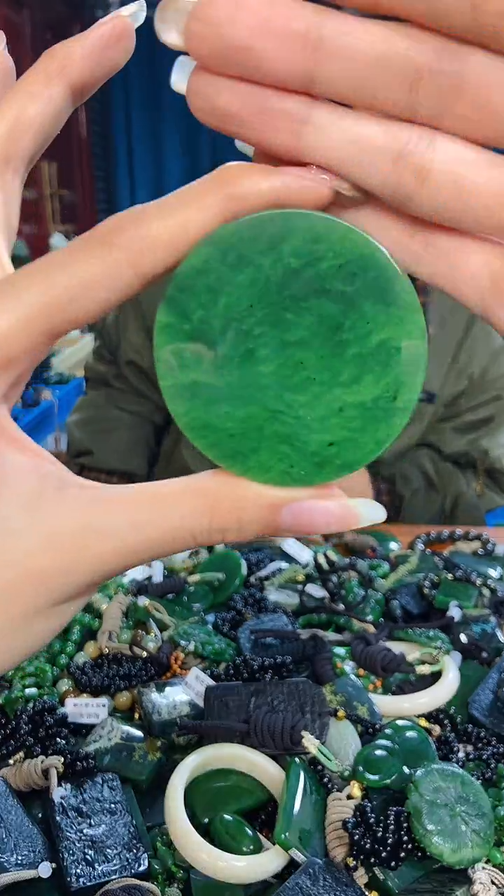 未镶嵌和田玉挂件1