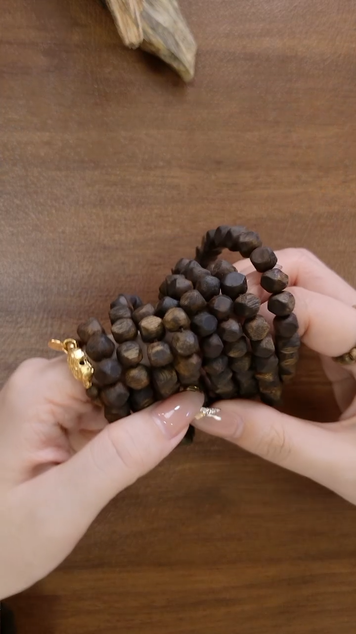 沉香手串海南莺歌绿奇楠沉香高油脂钻切型手串 约8mm