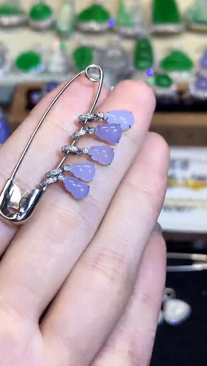 吊坠(不含链)18K金镶嵌翡翠多样性发其一