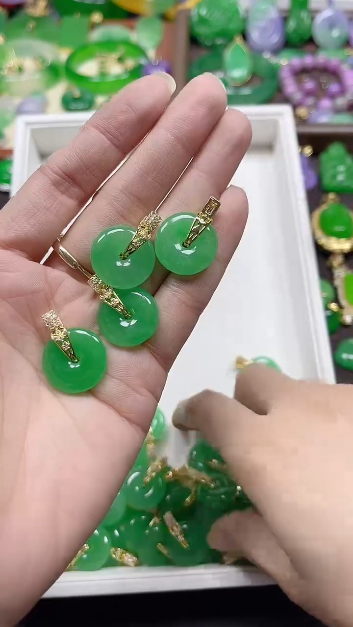 吊坠(赠链)14K金镶嵌翡翠冰绿小平安扣