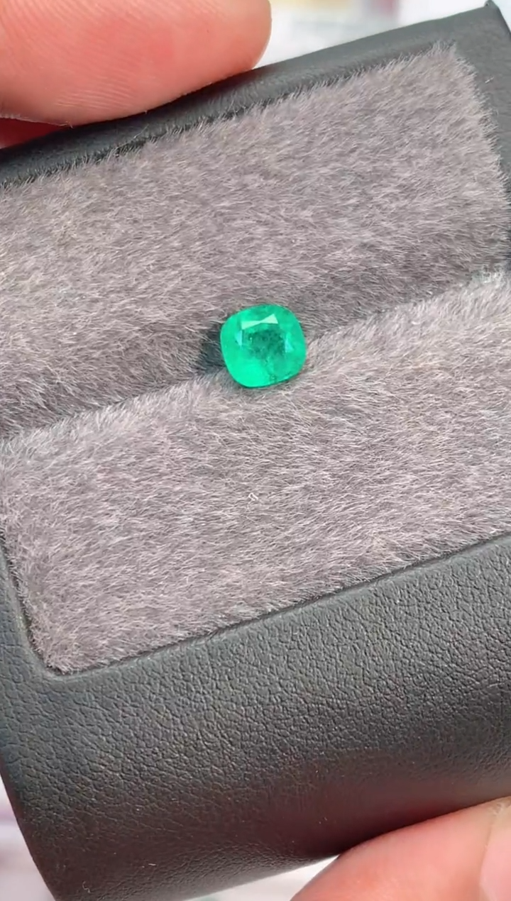 裸石未镶嵌祖母绿1.13-5500天然祖母绿