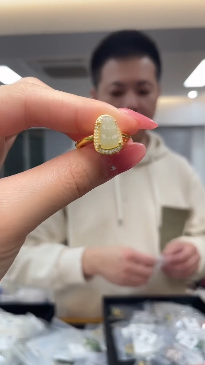 未镶嵌戒指和田玉（多样性发一件）