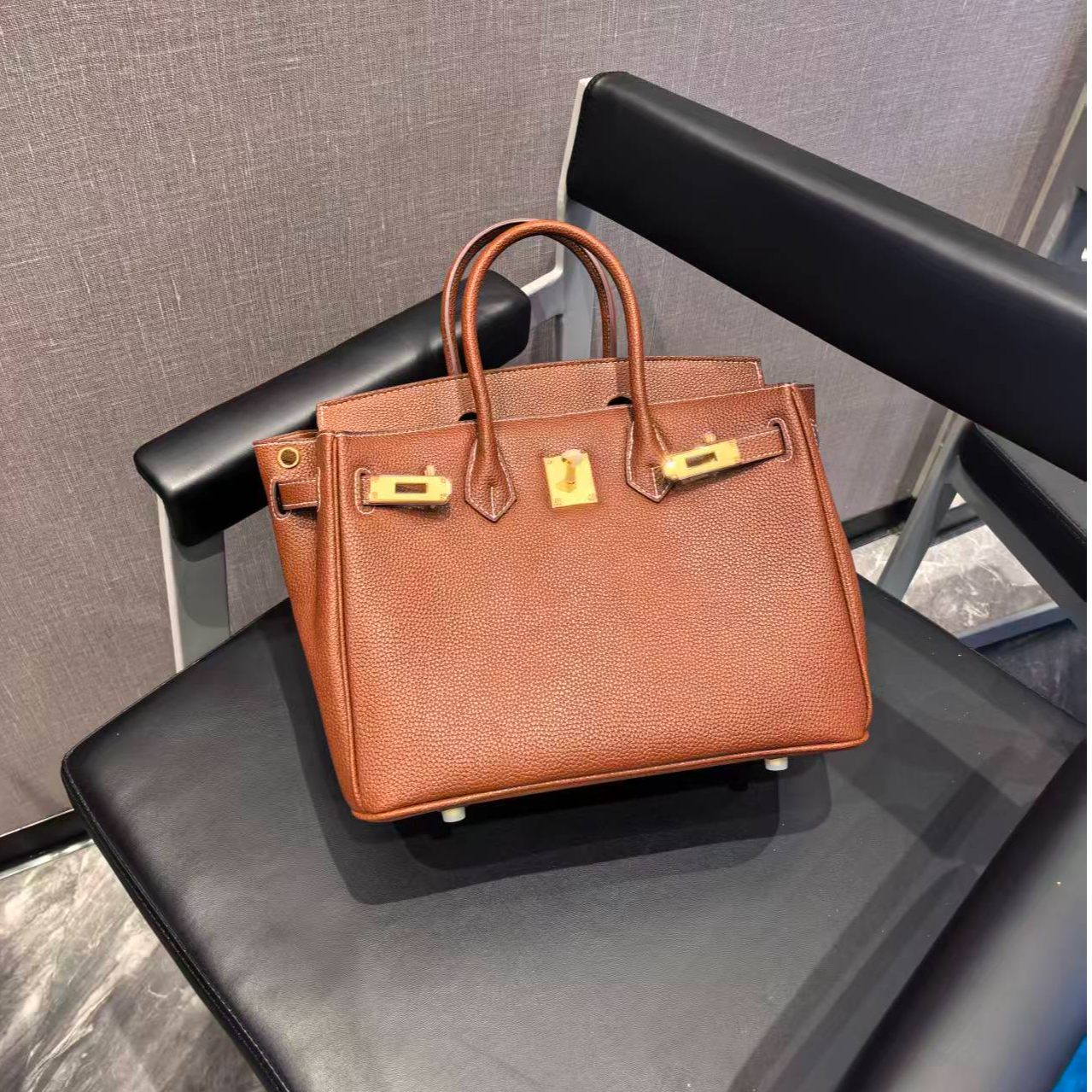 30铂金 马鞍皮棕色 轻奢风锁扣包盖防盗单肩款斜挎包公文包手拎包