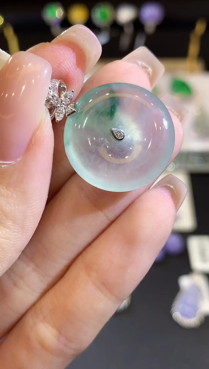 翡翠18K金镶嵌吊坠(不含链)HYJ17232多样性发其一