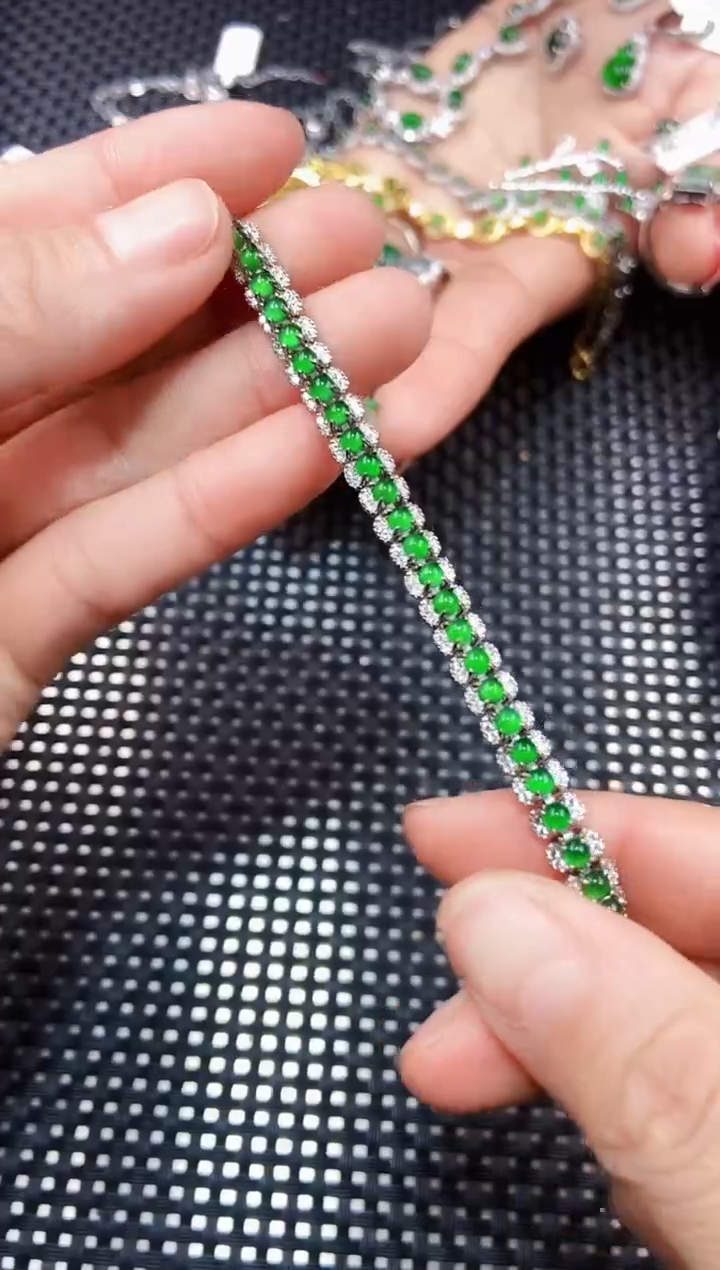 【闪购商品】翡翠手链未镶嵌11111111