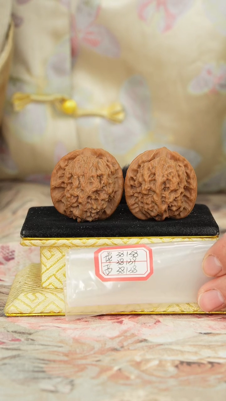 【闪购商品】文玩核桃把件非嫁接马老四