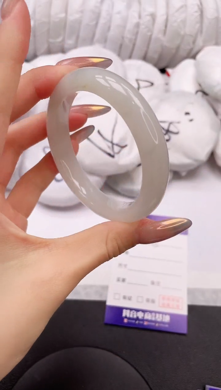 【闪购商品】石英质玉手镯未镶嵌25K25-54