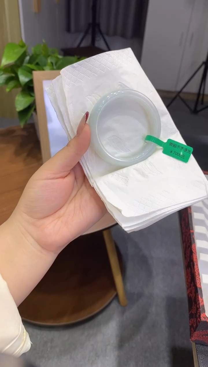 【闪购商品】翡翠手镯未镶嵌00009008