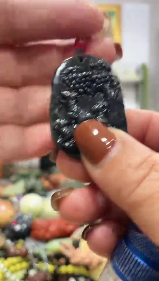 未镶嵌岫玉挂件 