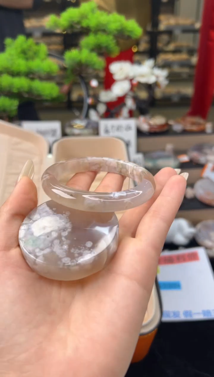 【闪购商品】石英质玉手镯未镶嵌56圈口（赠送镯心）62193