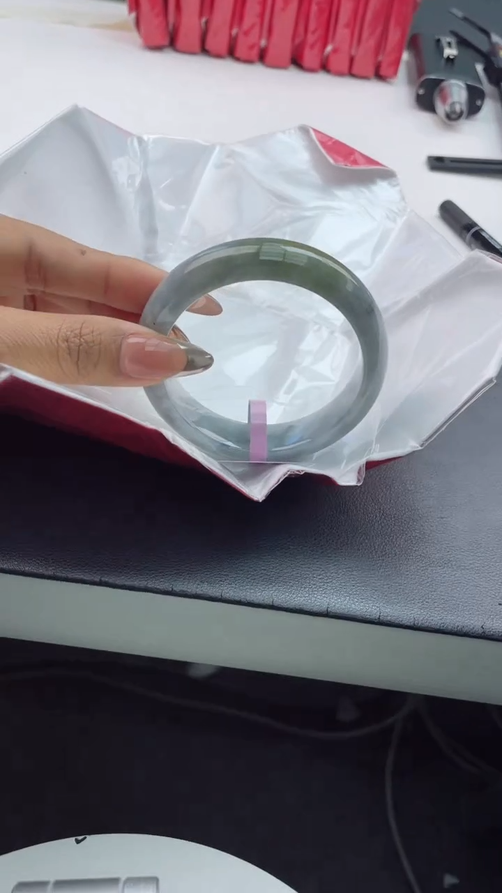 【闪购商品】翡翠手镯未镶嵌7翡翠手镯（微瑕）