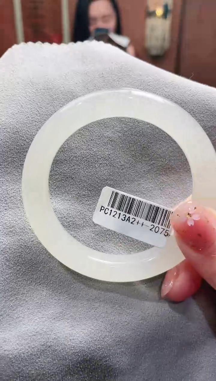 【闪购商品】和田玉手镯未镶嵌55