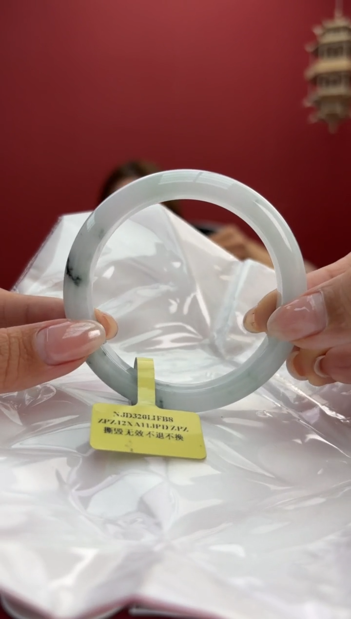 【闪购商品】翡翠手镯未镶嵌16手镯