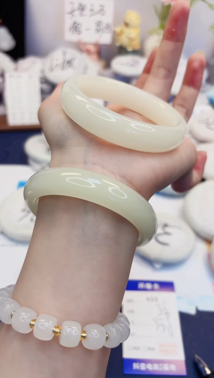 【闪购商品】石英质玉手镯未镶嵌406-玉兰白-圈口55