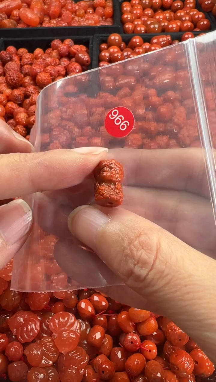 颈饰未镶嵌南红玛瑙1