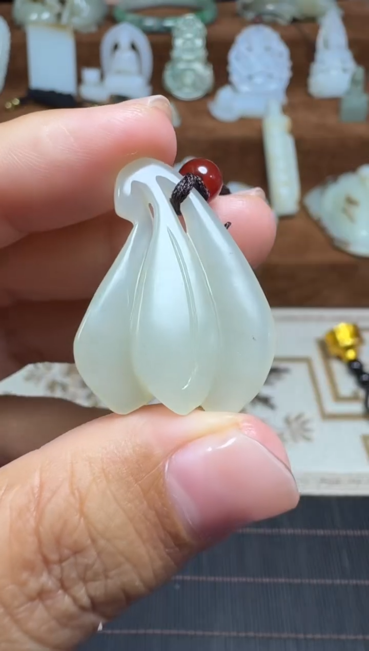 颈饰未镶嵌和田玉1