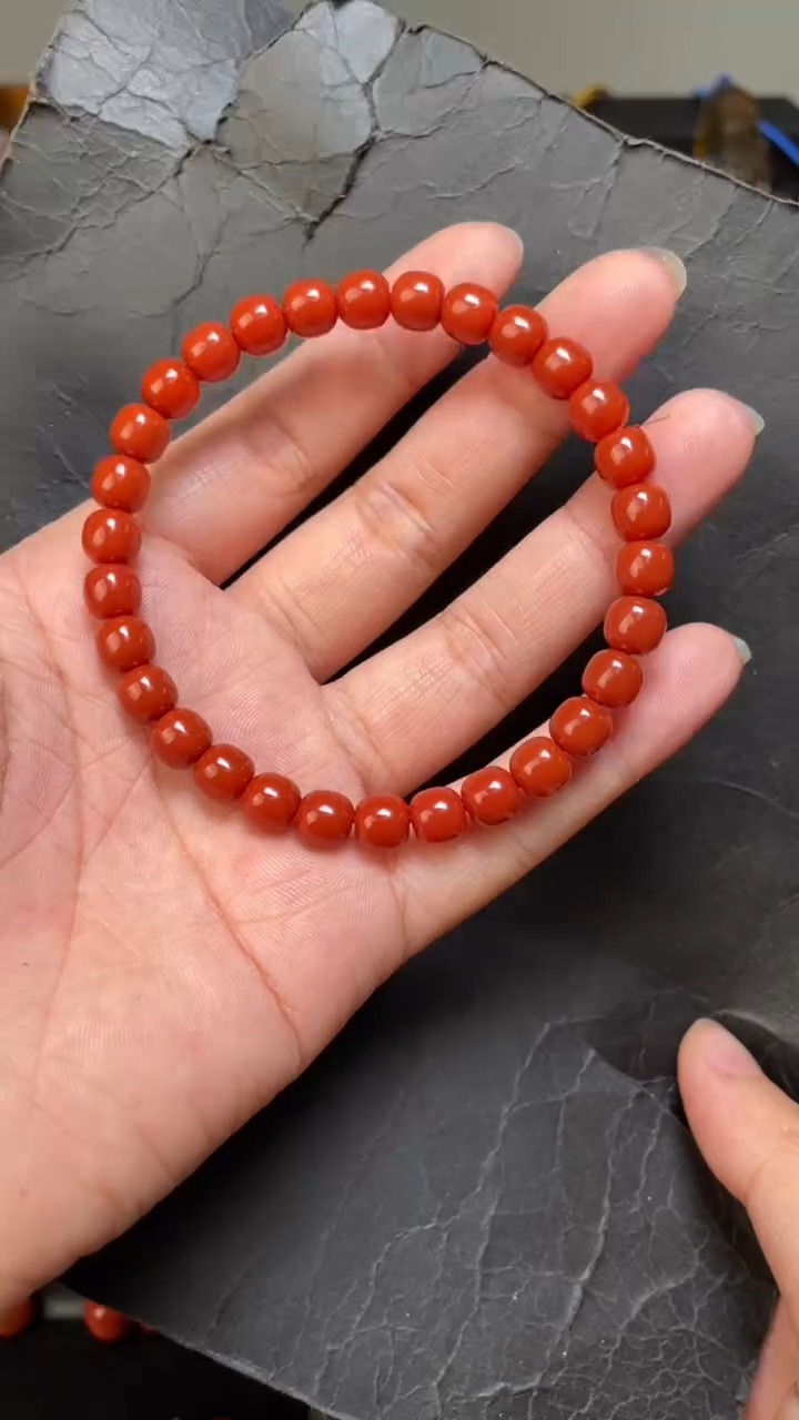 未镶嵌66南红玛瑙手串