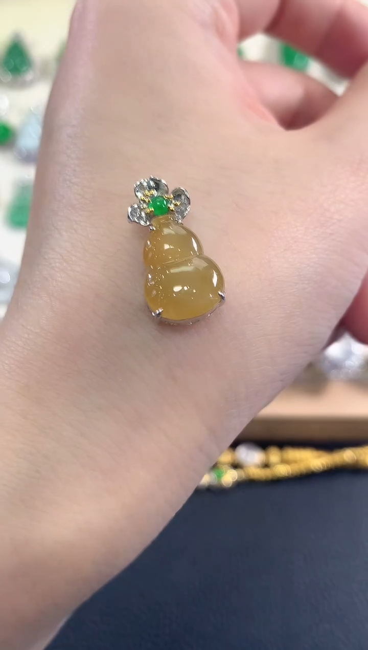 吊坠(不含链)18K金镶嵌翡翠d6  