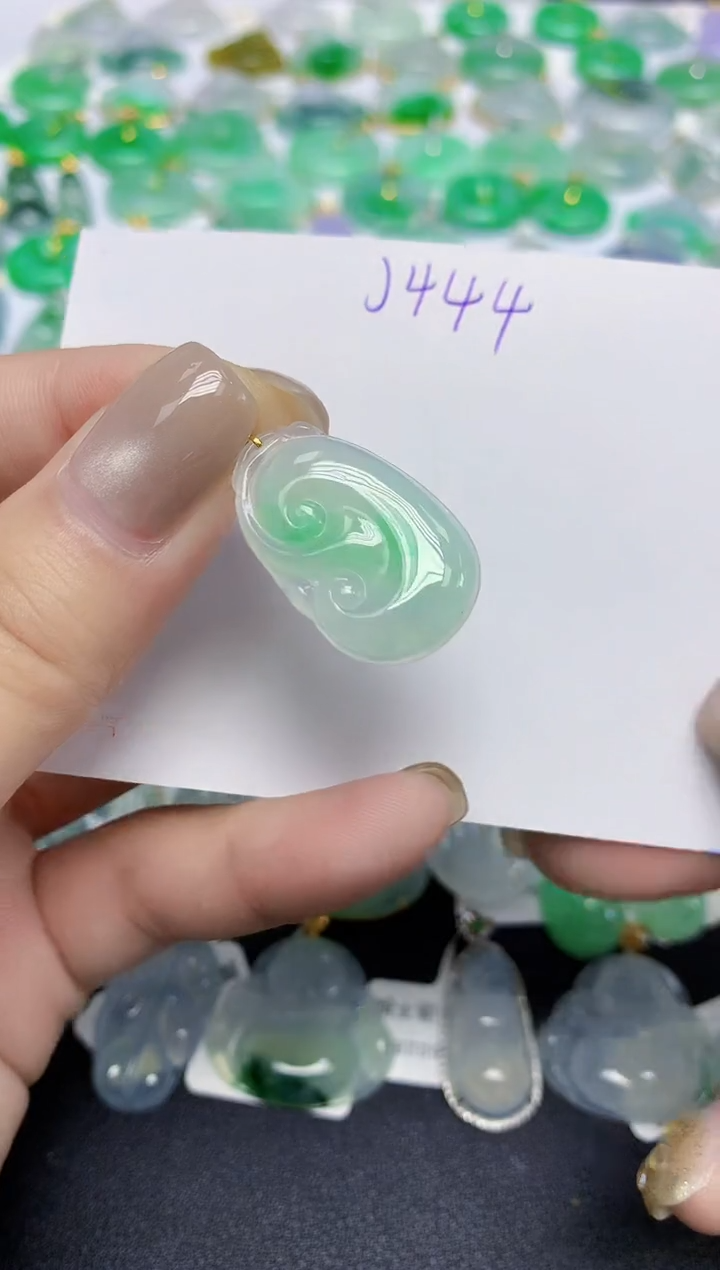 颈饰18K金镶嵌翡翠天然缅甸翡翠A货翡翠百元以上9元证书费自理