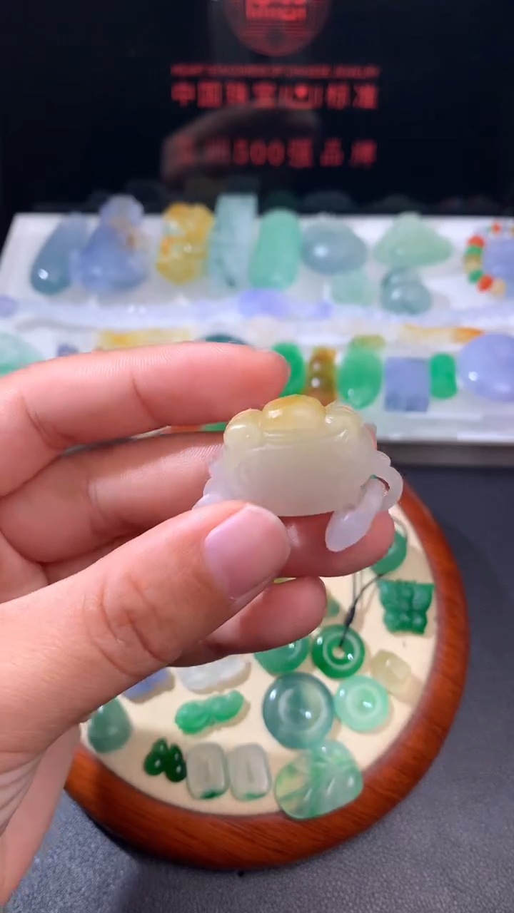 未镶嵌定制翡翠      