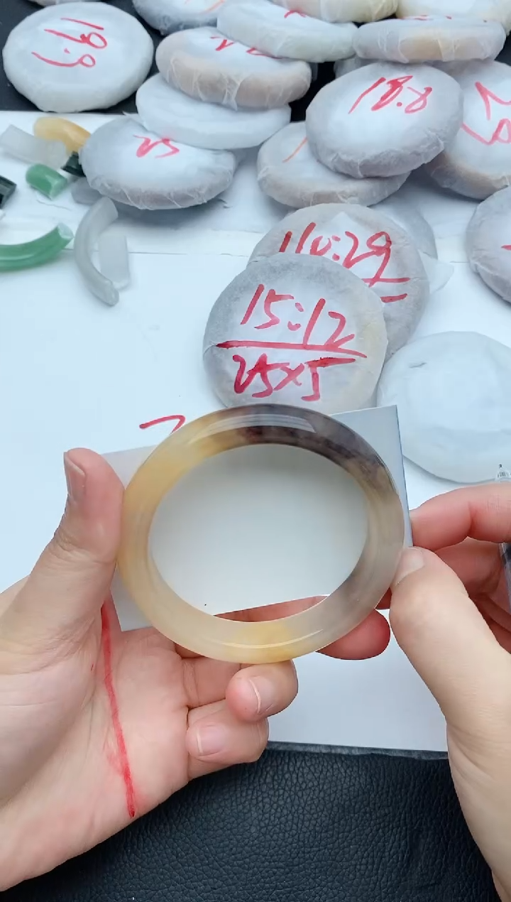 【闪购商品】石英质玉未镶嵌手镯218+58.5