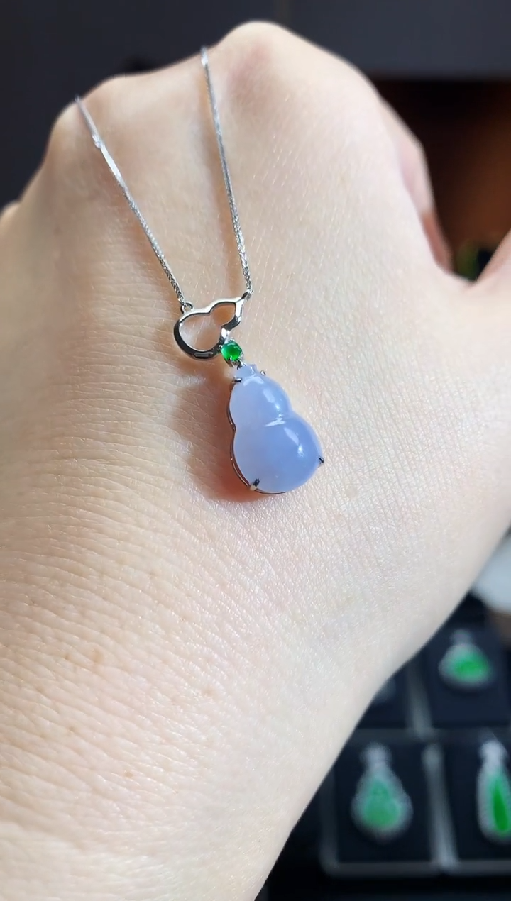 【闪购商品】翡翠吊坠(不含链)18K金镶嵌葫芦套链