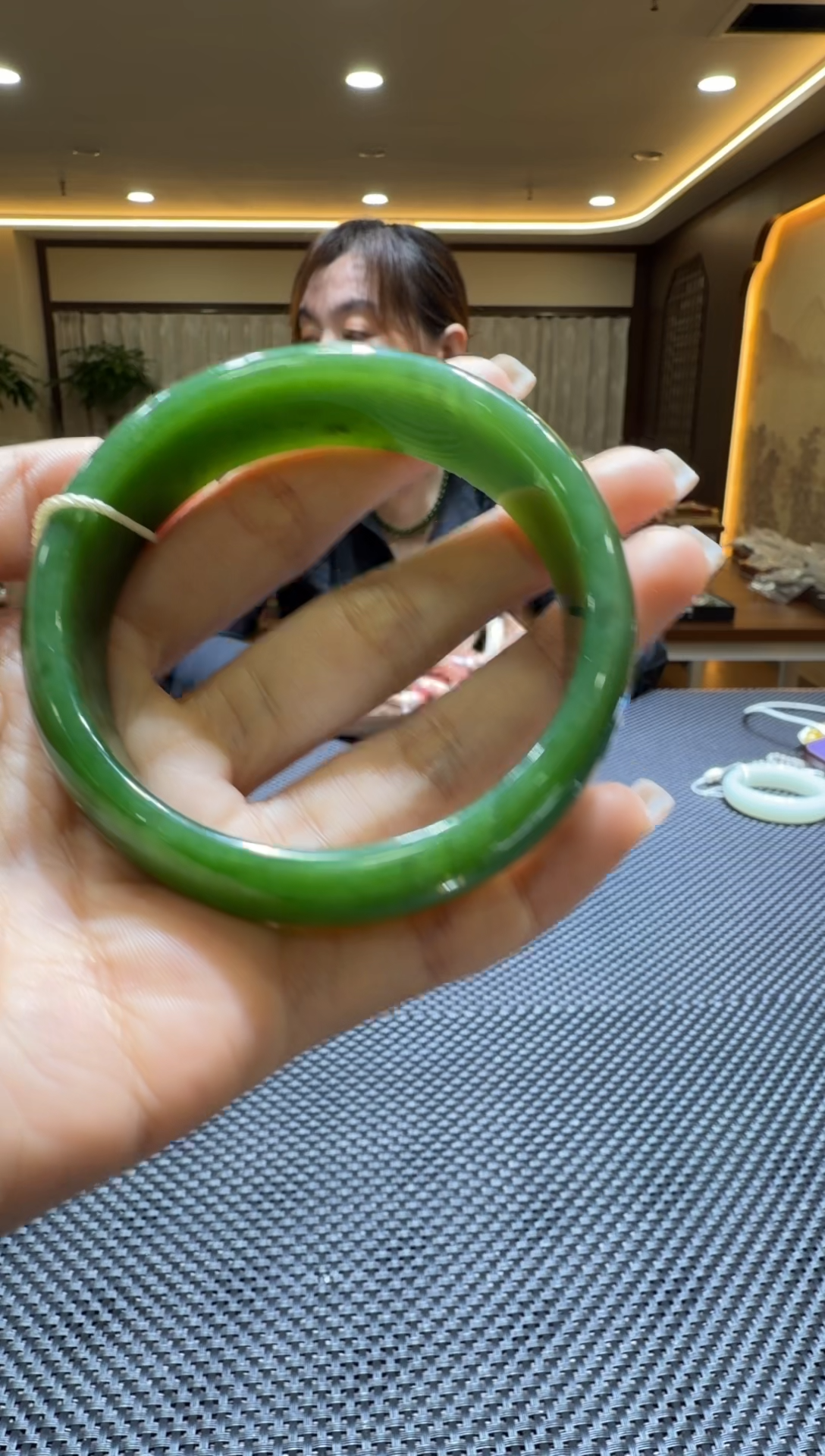 颈饰未镶嵌和田玉手镯60