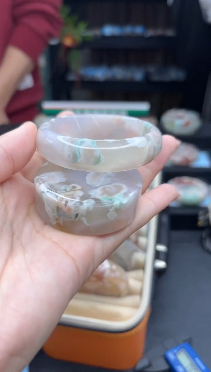 【闪购商品】石英质玉手镯未镶嵌295（52圈赠送镯心）