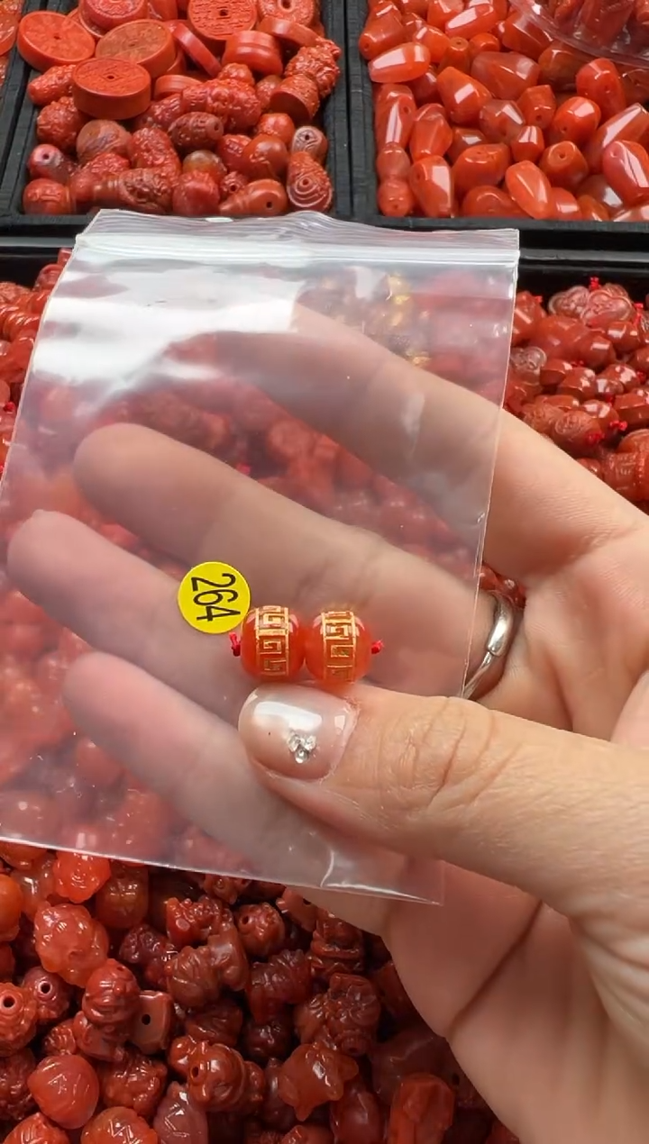 【闪购商品】南红玛瑙颈饰未镶嵌1