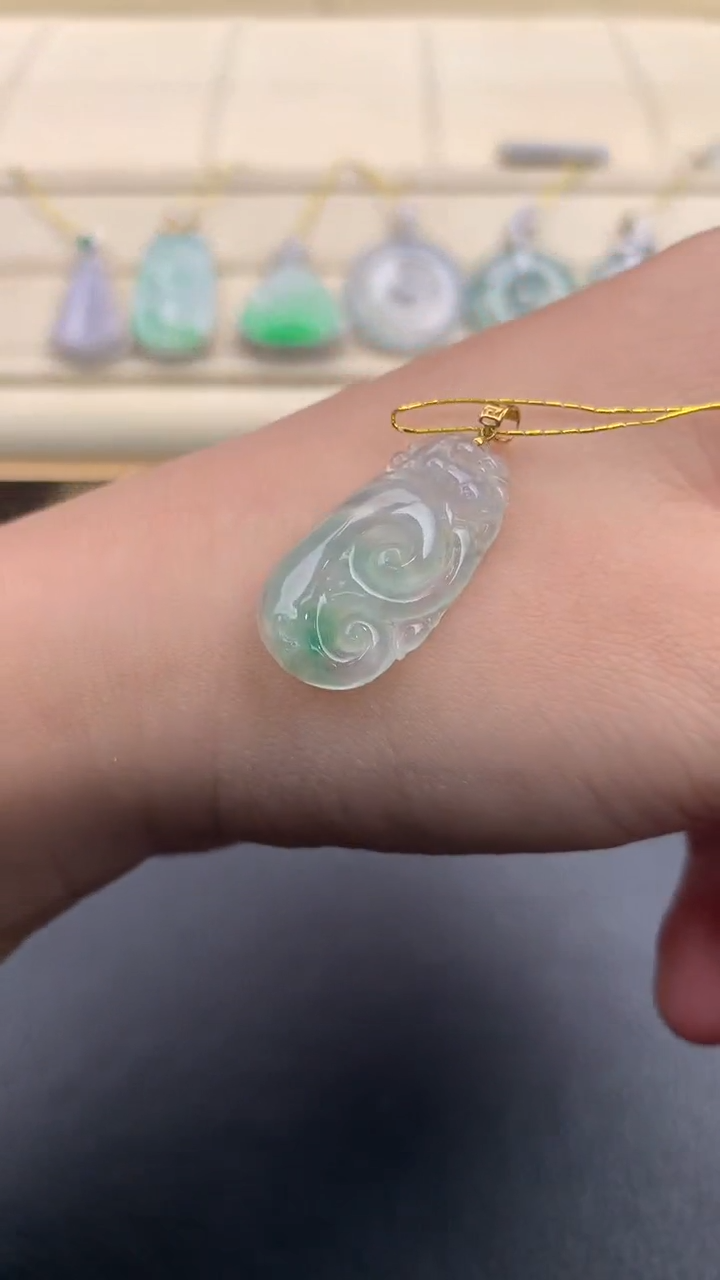 翡翠未镶嵌颈饰Q368