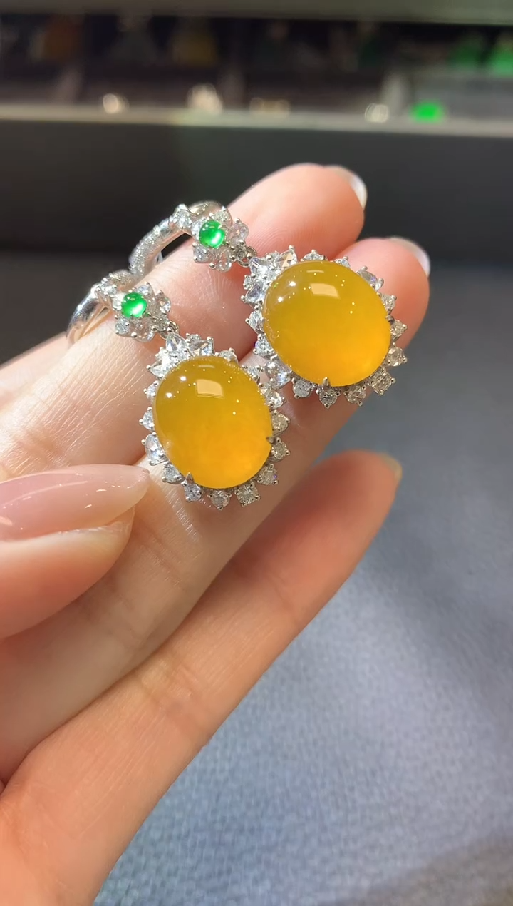 【闪购商品】翡翠耳饰18K金镶嵌D96翡翠