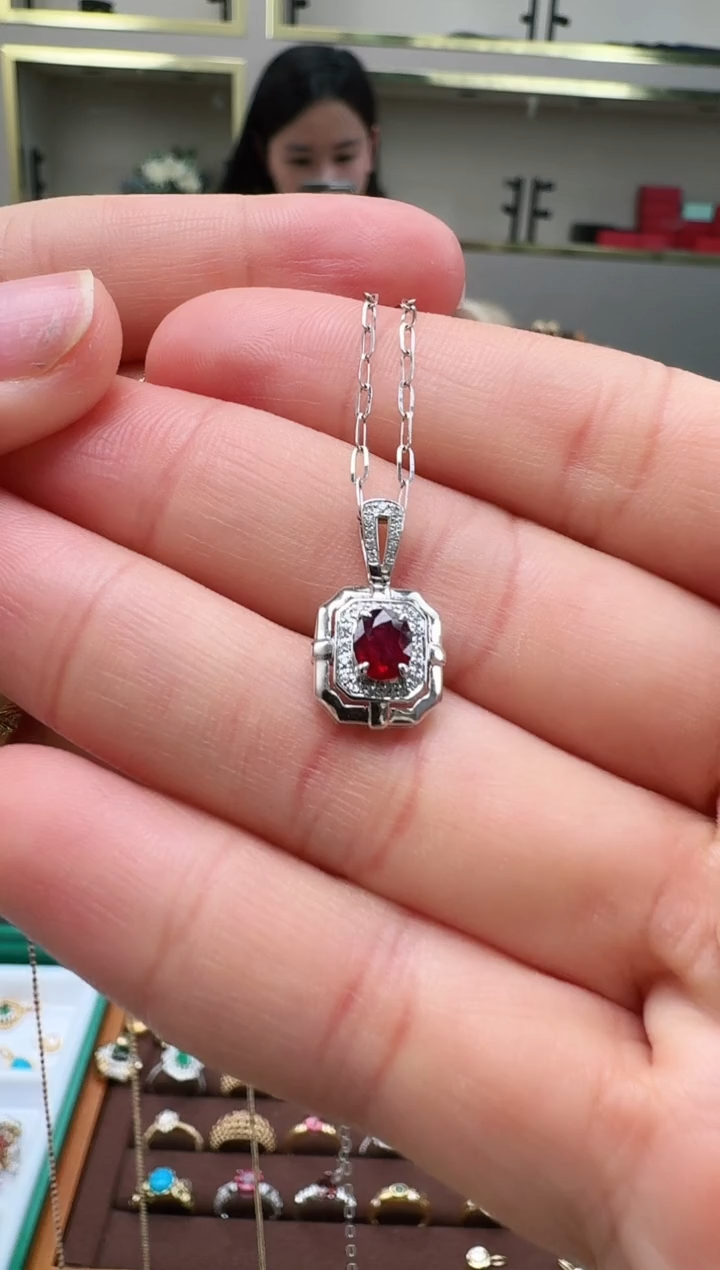 【闪购商品】红宝石吊坠(不含链)18K金镶嵌红宝石