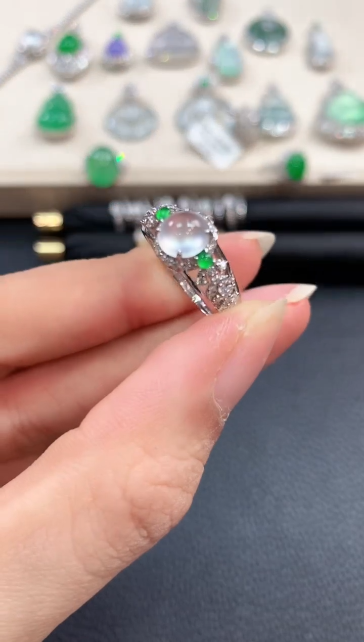 【闪购商品】翡翠戒指18K金镶嵌b51       