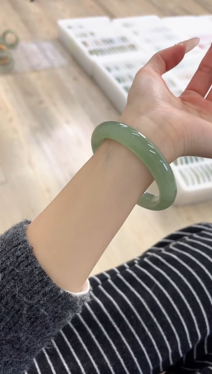 未镶嵌手镯石英质玉173-54D