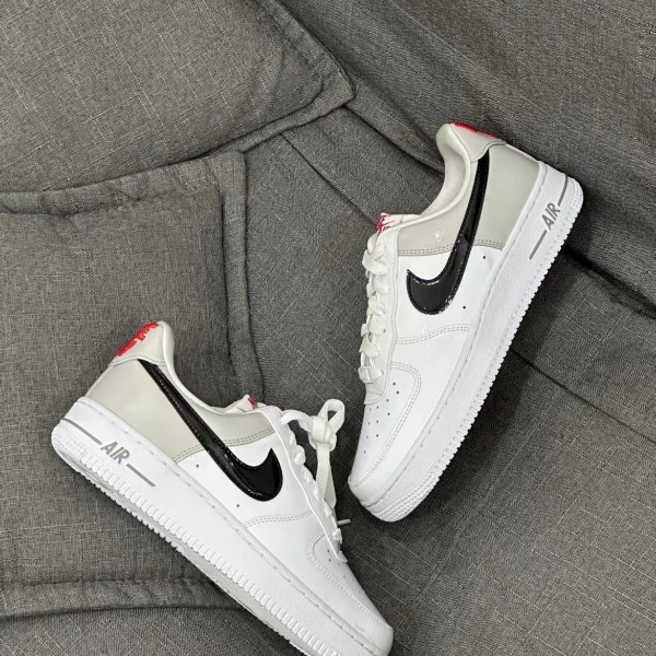 （微瑕慎拍）Nike耐克AirForce1女低帮空军休闲板鞋DQ7570-001-35.5