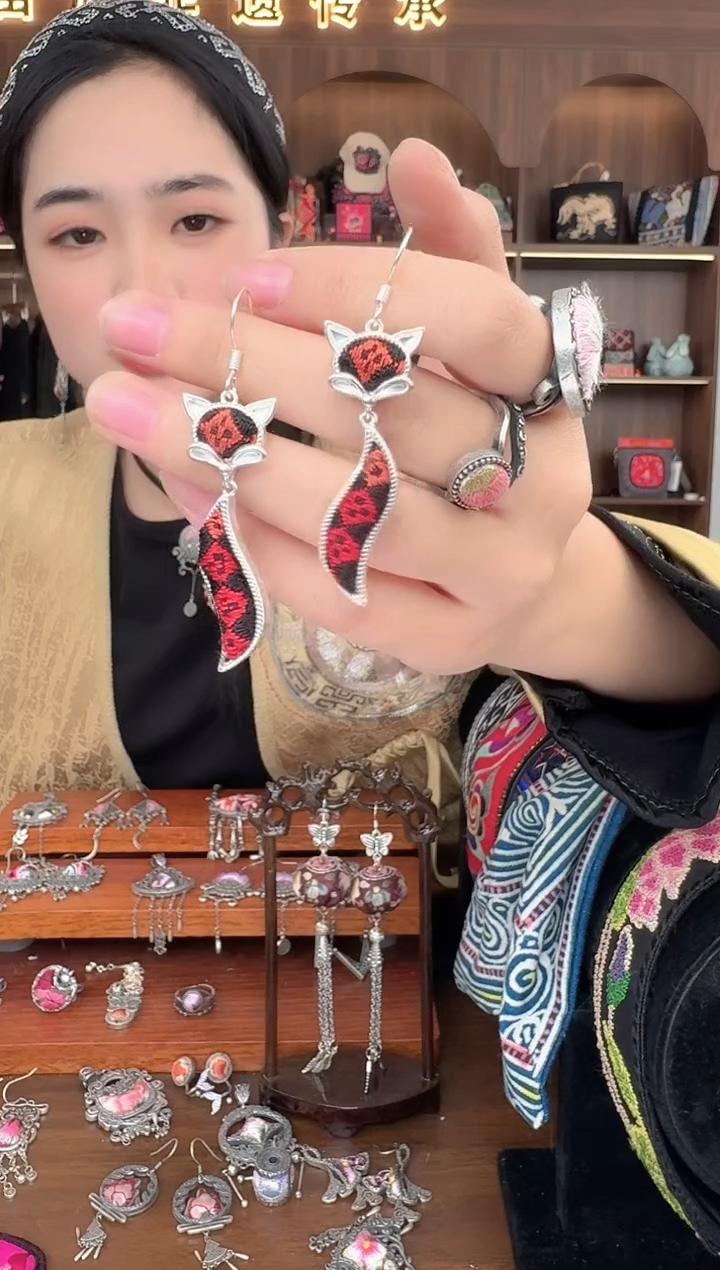 【闪购商品】织绣扶光苗绣传承96