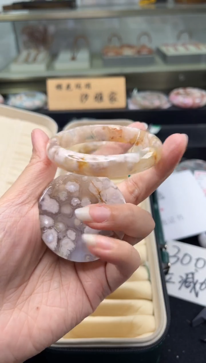 未镶嵌手镯石英质玉蜘**️圈口（赠品镯心）