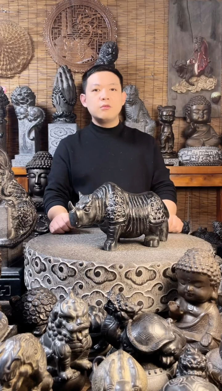 【闪购商品】35犀牛天然青石雕刻