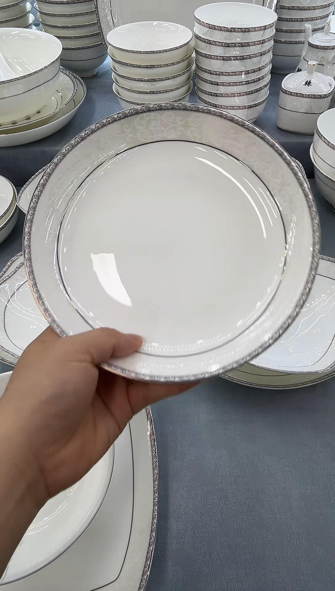 骨瓷玲珑8饭8个 