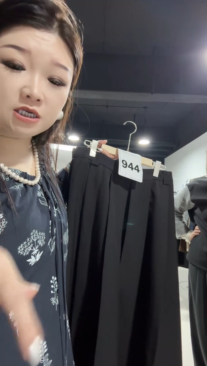 944-黑色长裙大码（180-220）