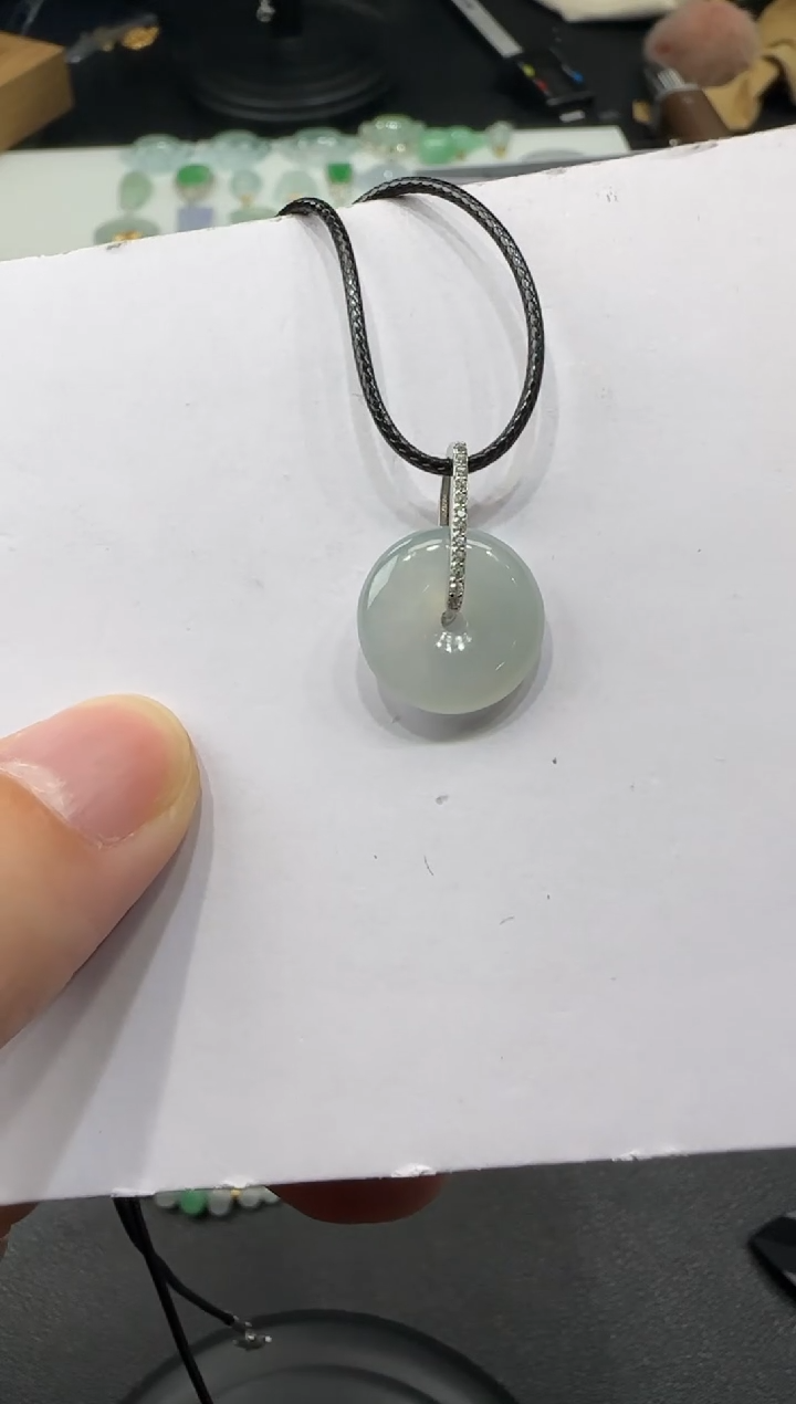吊坠(不含链)未镶嵌翡翠平安扣