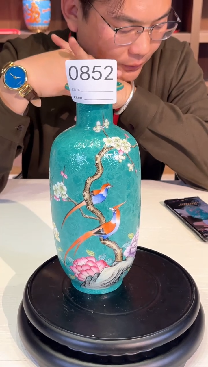 【闪购商品】摆件粉彩扒花小花瓶852