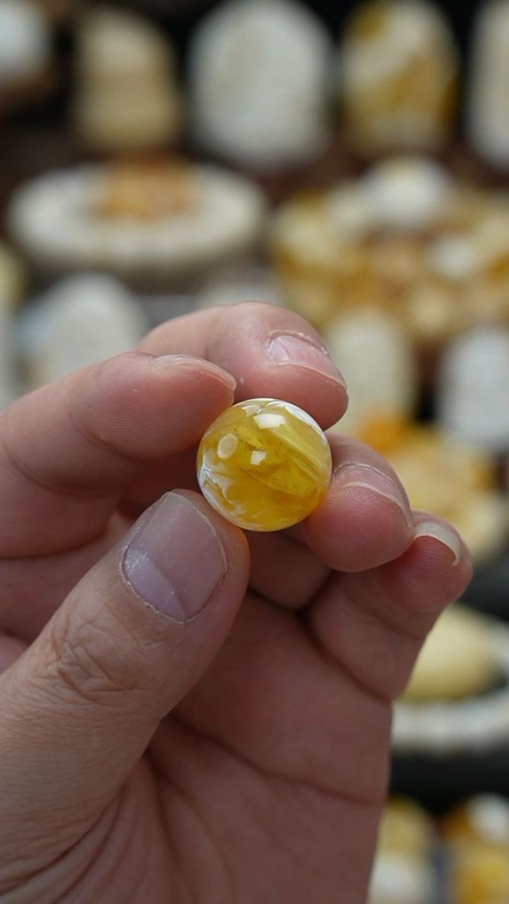 【闪购商品】琥珀裸石未镶嵌          