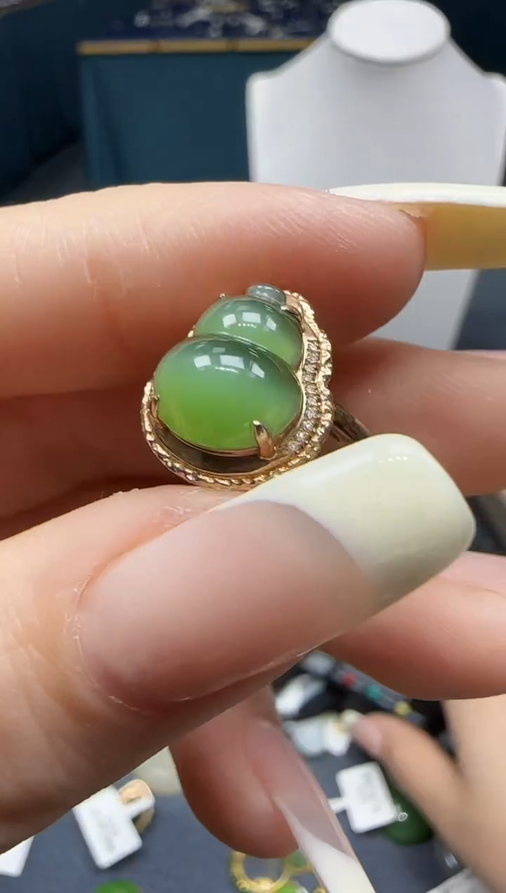 【闪购商品】和田玉戒指18K金镶嵌1