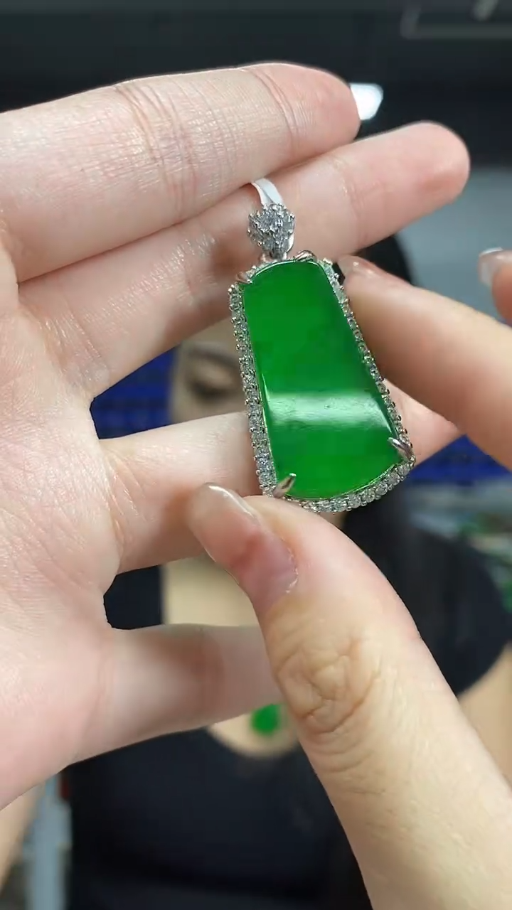颈饰未镶嵌翡翠多样性发其一颜色微差