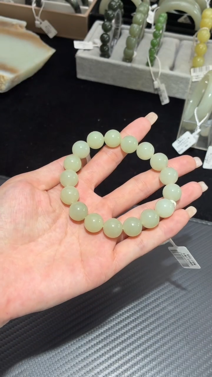 未镶嵌手串和田玉若羌黄底青白微色差卡12圆珠手串