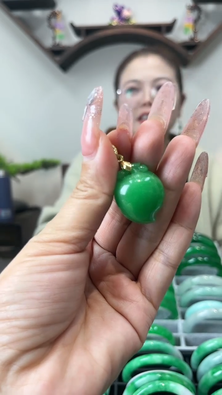 【闪购商品】翡翠颈饰未镶嵌a18 手工雕刻吊坠