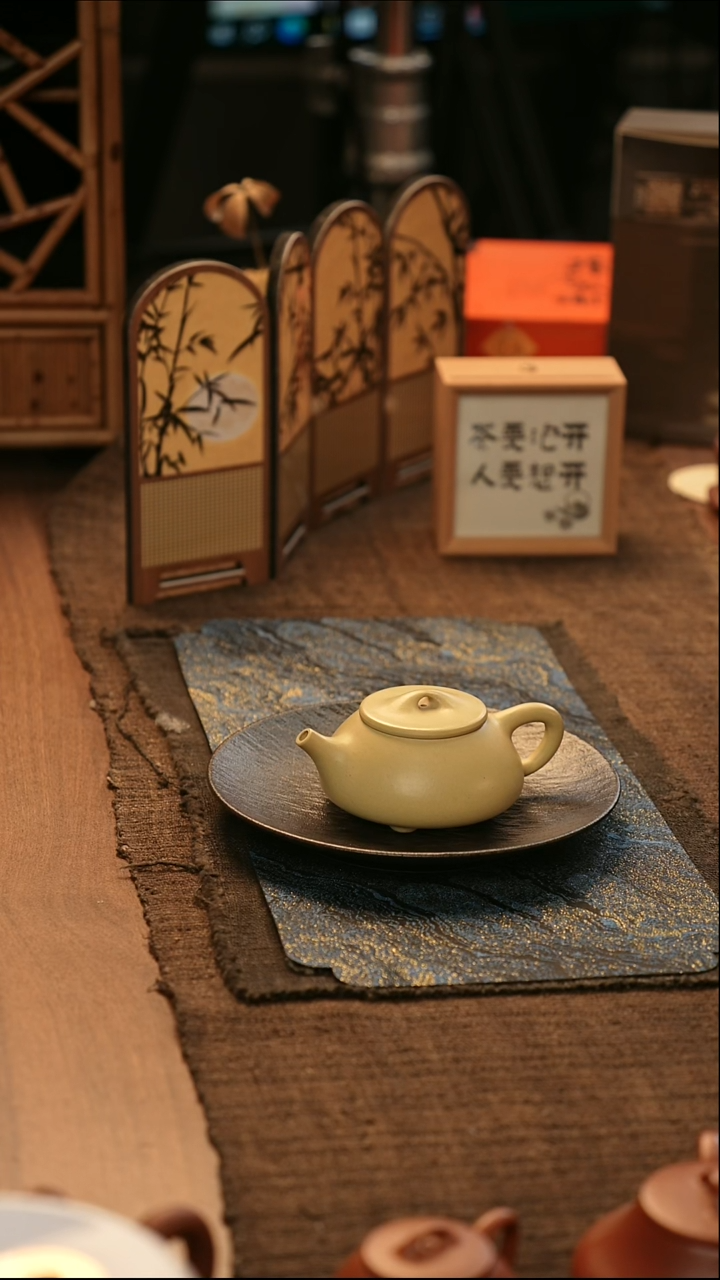 茶壶紫砂宜兴原矿紫砂壶 三足石瓢  