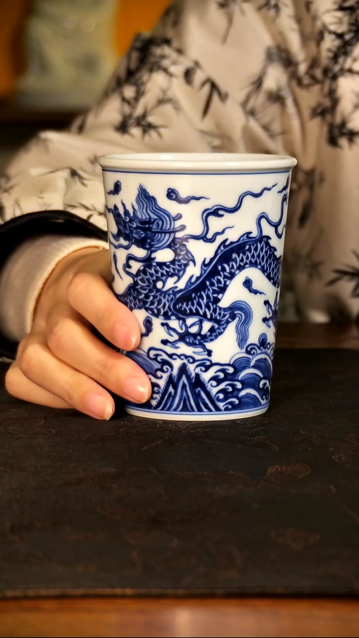 青花龙纹可乐杯11